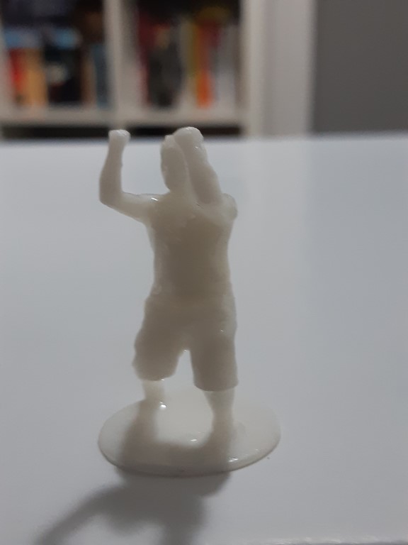 Figurine Male Raised Arms 1/32